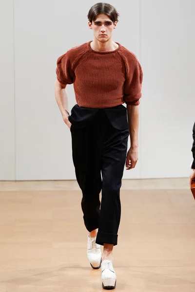 Look 13